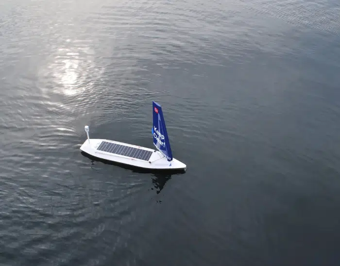 Sailbouy_700 by 548 pixels